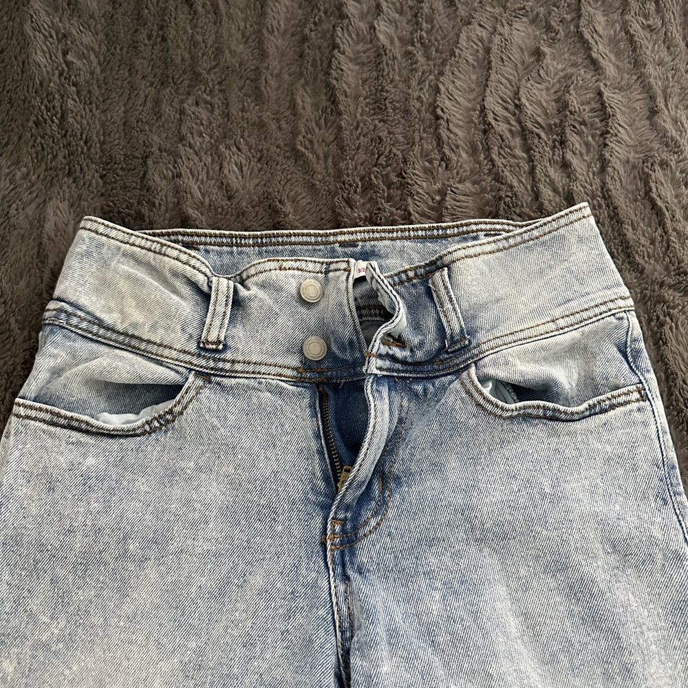 High rise light wash mom jeans